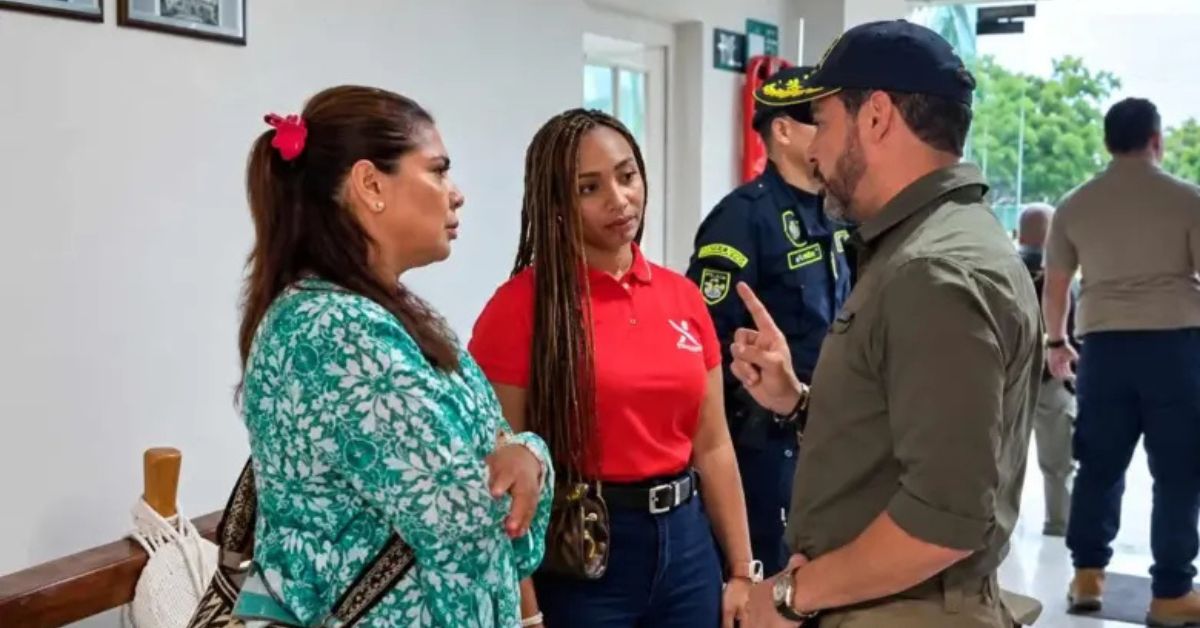 De la Espriella cuestiona en San Andrés a la gobernadora y a una representante por contratación y hospital regional
