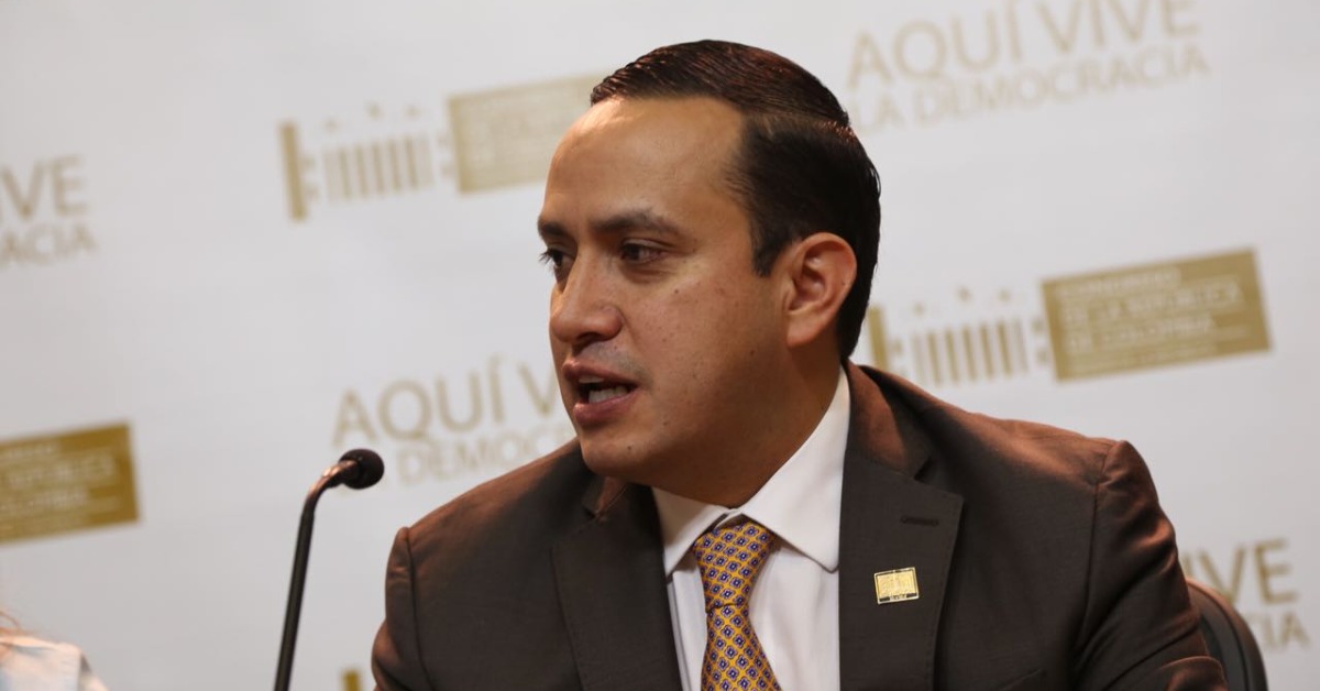 Fiscalía acusa a exgobernador de Santander Mauricio Aguilar por contrato de colegio en Suaita